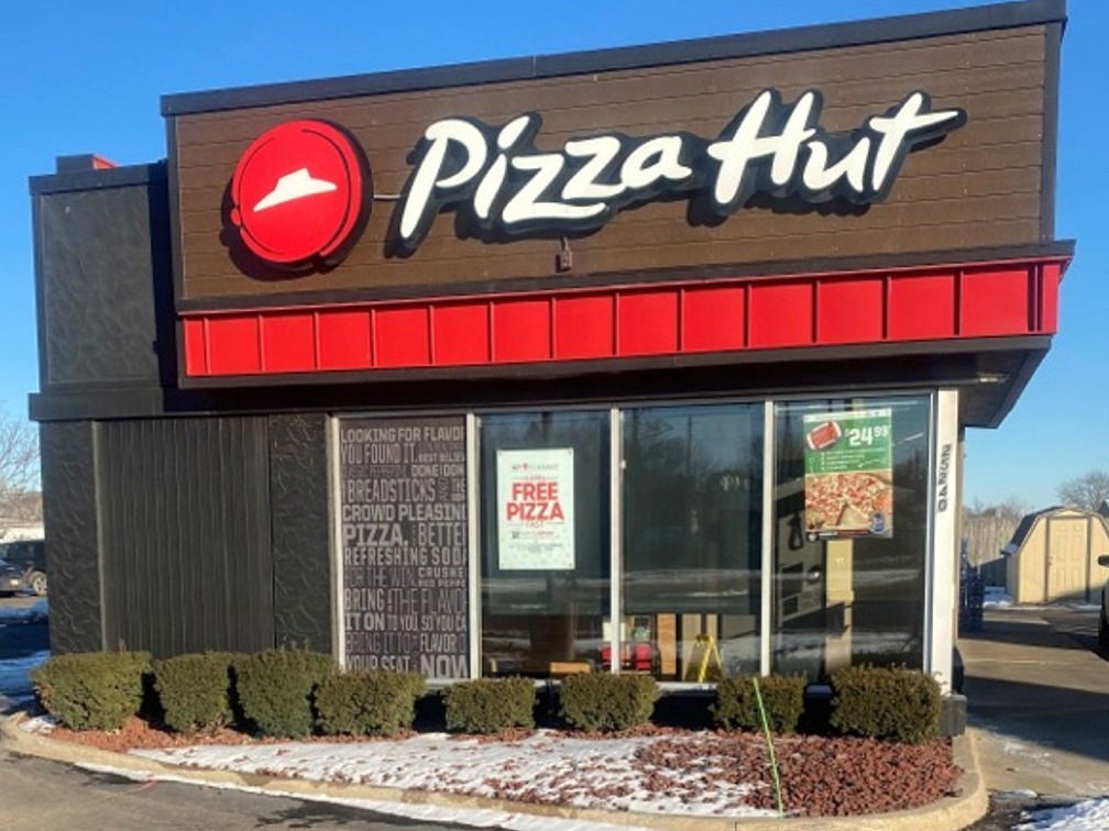 10 Mile Roseville, Michigan Pizza Hut